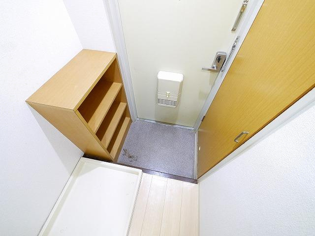 ヴィラあざみの玄関|きれいな玄関です。