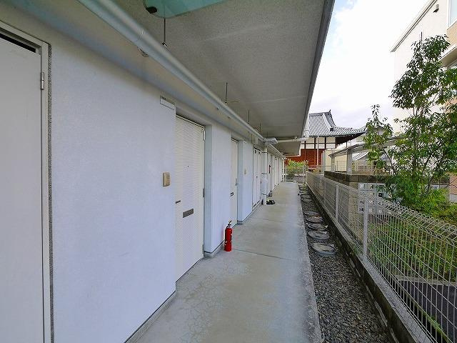 ヴィラあざみのその他共用部分|玄関前