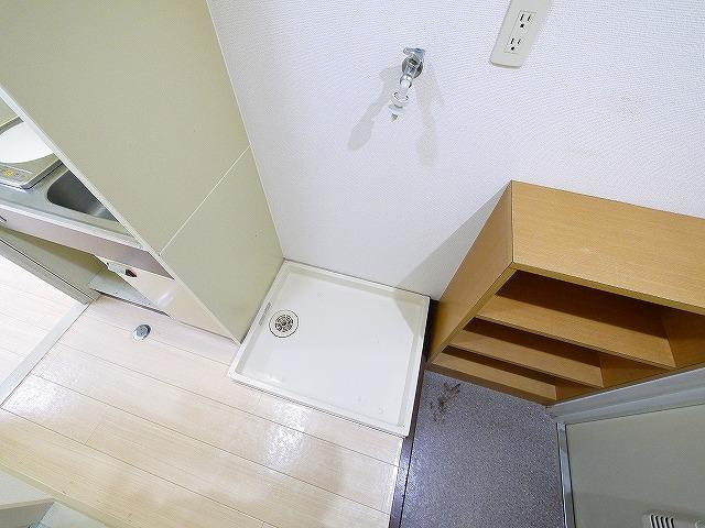 ヴィラあざみの設備|うれしい室内洗濯機置き場です。