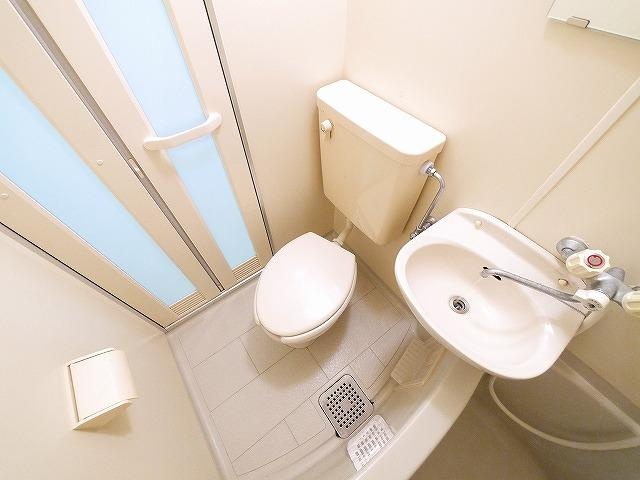 ヴィラあざみのトイレ|落ち着いた色調のトイレです