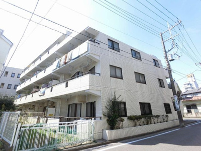 【外観】 | プリマ―ル鶴見 | 東南角部屋・専用庭に水栓付のためマンション横で洗車が出来、戸建感覚を味わう事が出来ます！