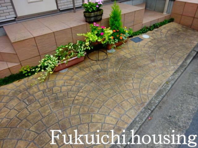 PLUMERIA「プルメリア」のエントランス