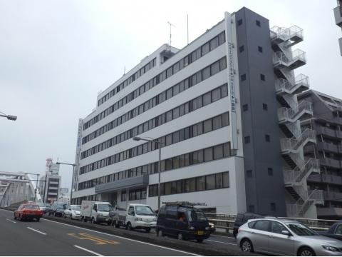 三石ヨコハマビルの外観