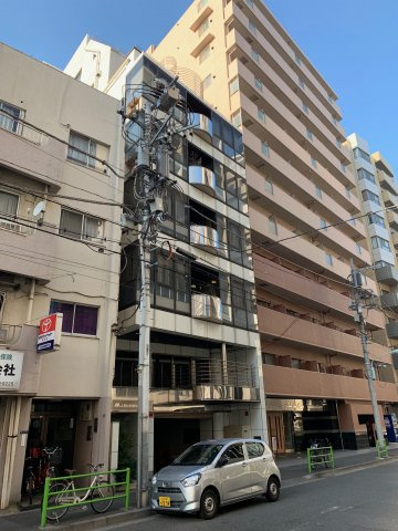 MARUSHINビルの外観