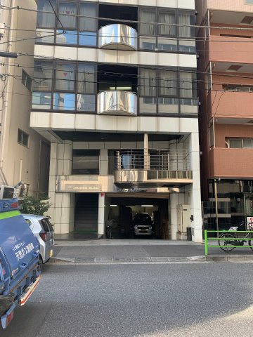 MARUSHINビルの外観