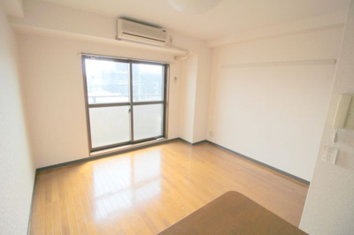 【居間・リビング】 | EAST AS ONE | 別室の写真使用