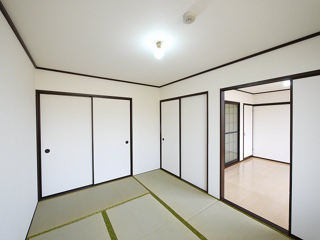 乙木ハイツAの和室|和室がひろがる居住スペース