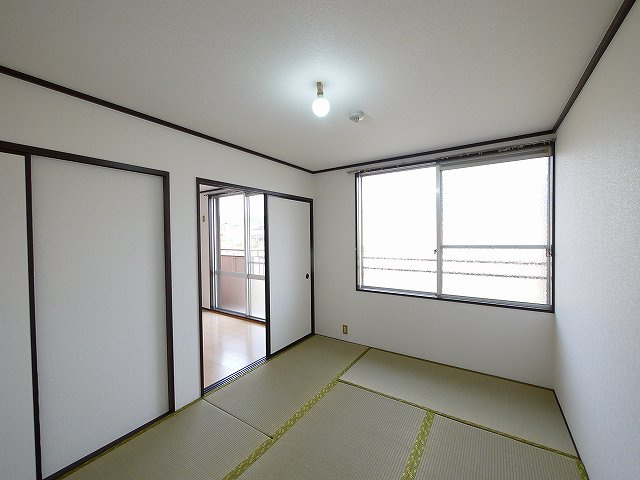 乙木ハイツAの和室|和室があれば客間としても活用できます