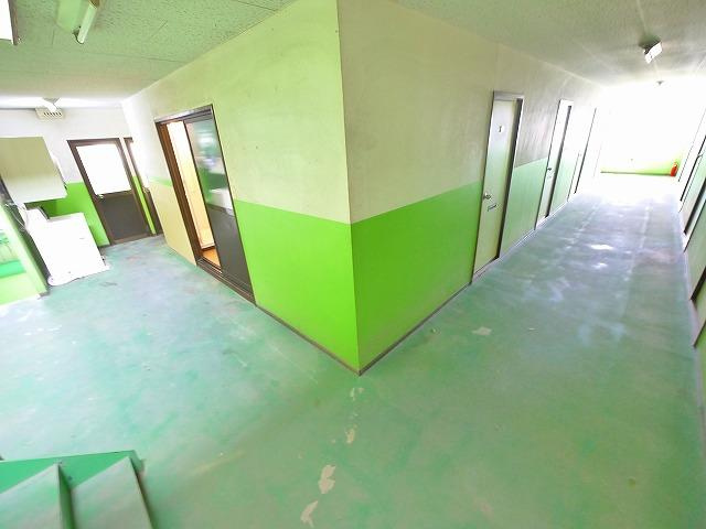 ペーパーハウスのエントランス|落ち着いたエントランスです