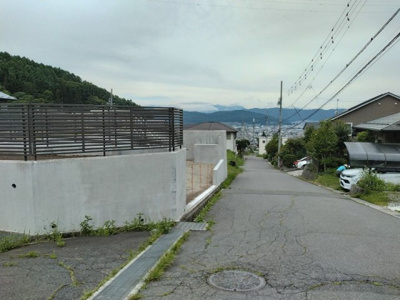 【外観】 | 下諏訪町武居北 売地５ | 外観と北西の前面道路