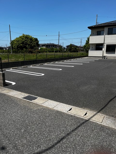 サングランスの駐車場