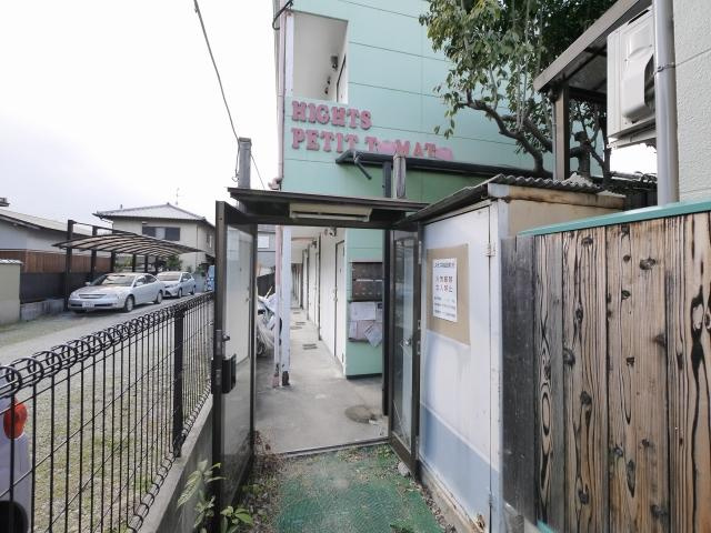 ハイツプチトマトのエントランス|建物の内部です