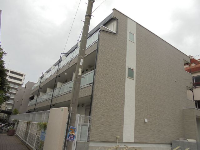 リブリ・エム・クレストの外観