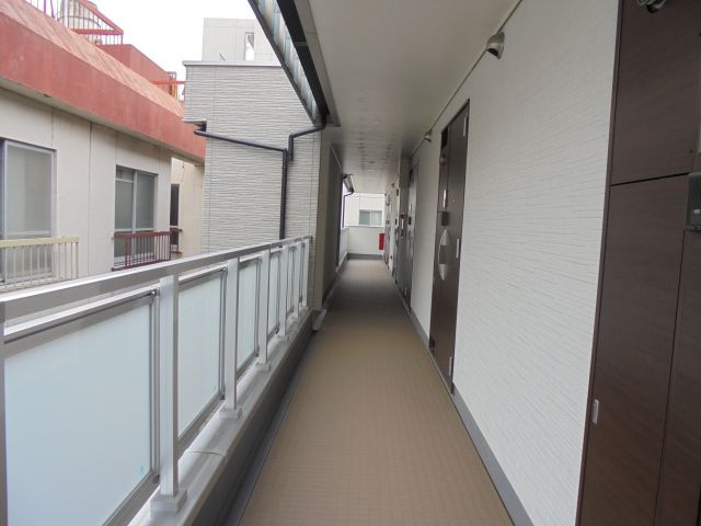 リブリ・エム・クレストのエントランス