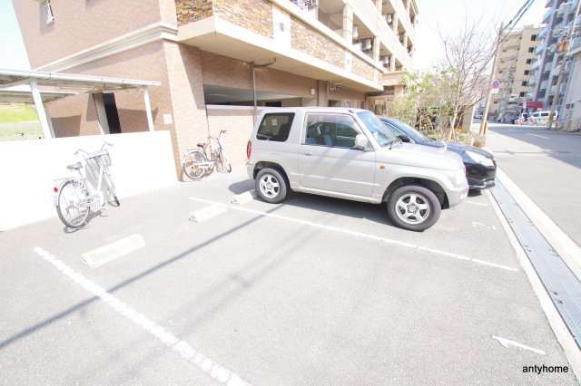 エステムコート梅田　天神橋リバーフロント　仲介手数料無料の駐車場