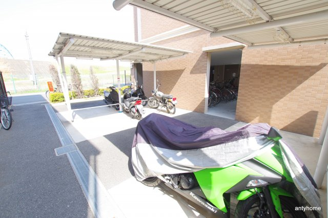 エステムコート梅田　天神橋リバーフロント　仲介手数料無料の駐車場