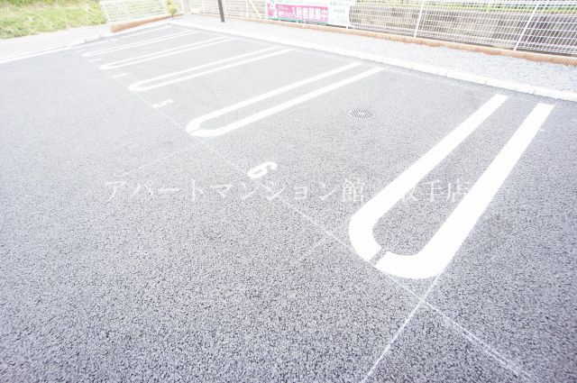 Green CalmⅣの駐車場