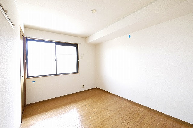 セジュール大安寺Ⅱの内装|明るい室内です