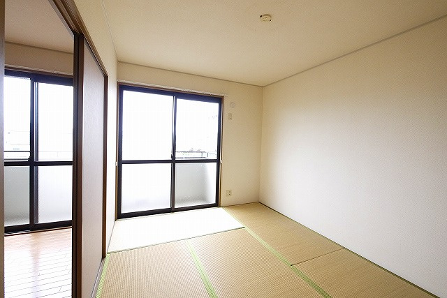 セジュール大安寺Ⅱの和室|和室、ちょっとしたくつろぎスペースにいかがでしょうか