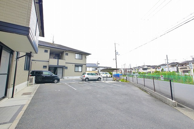 セジュール大安寺Ⅱの駐車場|駐車場に車を止められます
