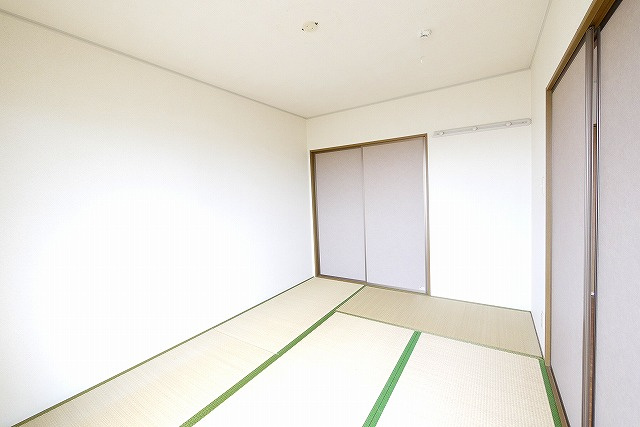 セジュール大安寺Ⅱの寝室|落ち着いた色調の寝室です