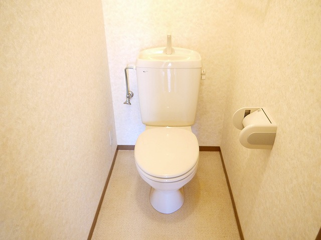 セジュール大安寺Ⅱのトイレ|ゆったりとした空間のトイレです