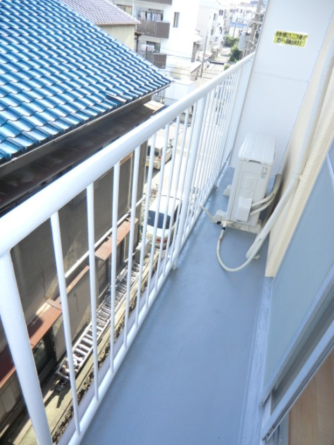 谷田十三マンションのバルコニー