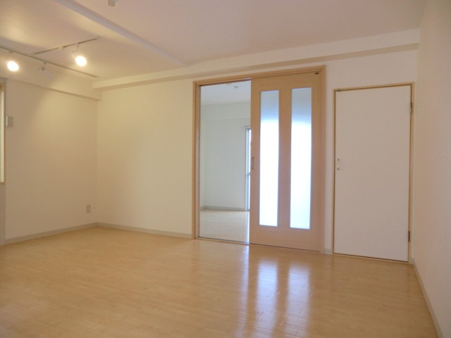 谷田十三マンションの居間・リビング