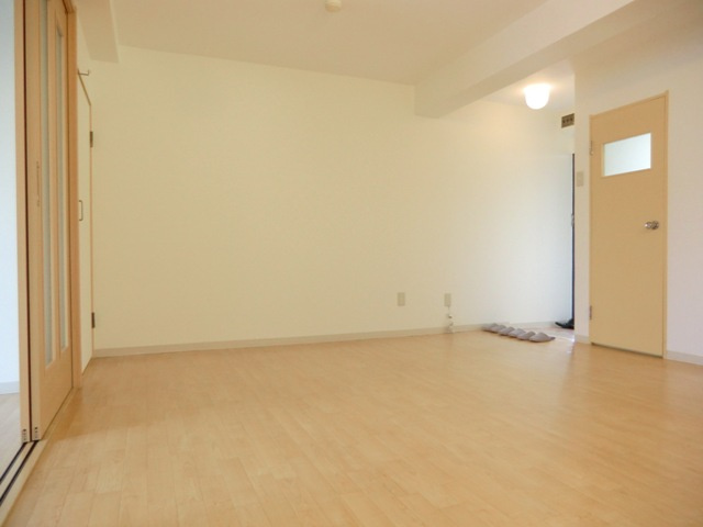 谷田十三マンションの居間・リビング