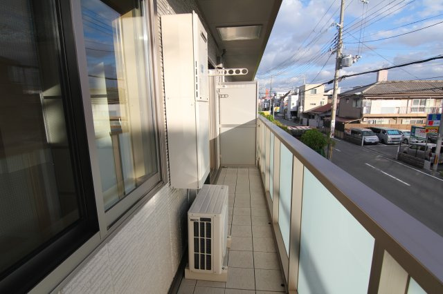 【バルコニー】 | MAIDA VALE COURT(メイダベルコート)