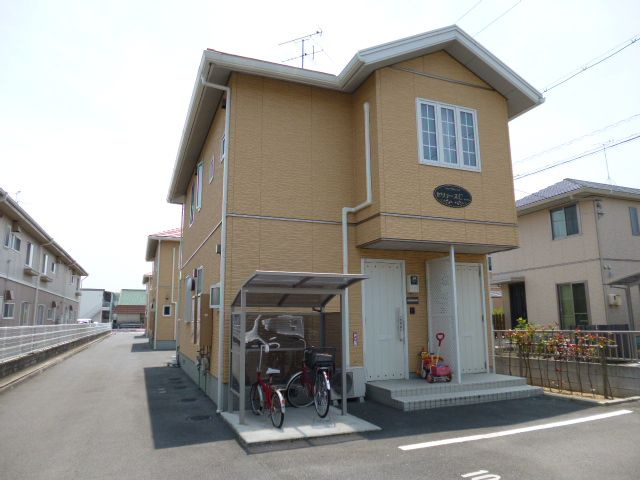 倉敷市上東のアパートの外観