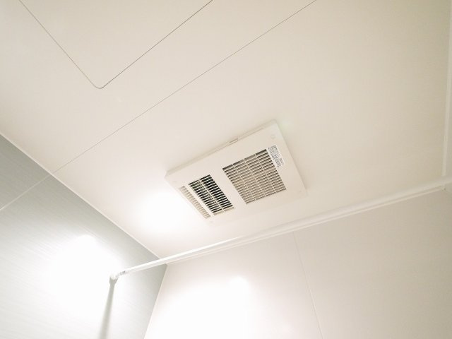 シャーメゾン　エクラージュの設備|お風呂には浴室乾燥機がついてます。
