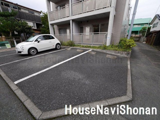 【駐車場】