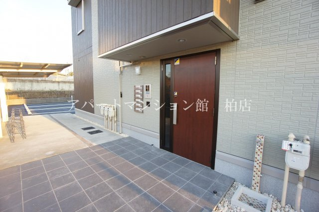 グレイス小山台のエントランス