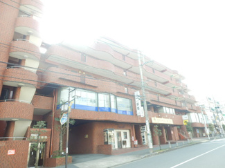 【外観】 | 夜道も安心の立地です