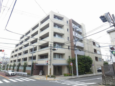 【外観】 | オーベル横浜新子安 | リビングダイニングに床暖房が設置してある為冬場も暖かく過ごせます♪最上階につき陽当り良好！