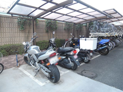 【その他共用部分】 | クレッセント武蔵新城Ⅲ | バイク置場