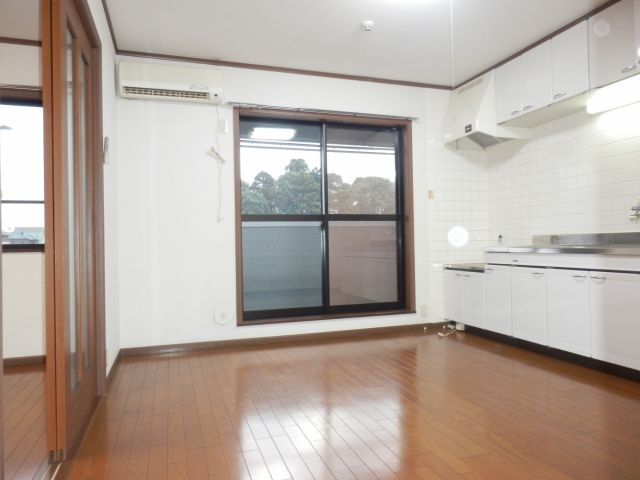 メゾン藤ヶ丘の居間・リビング