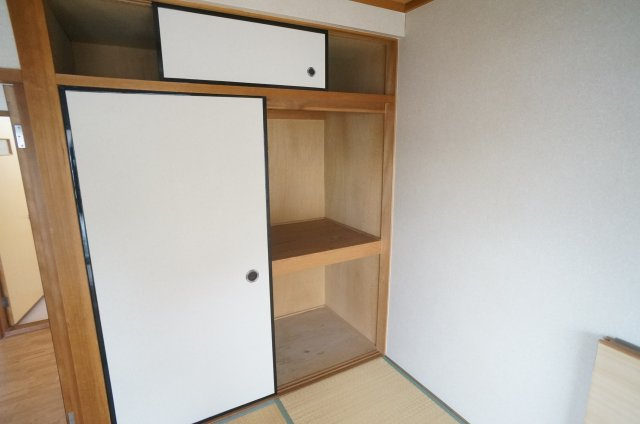 旭マンションの収納