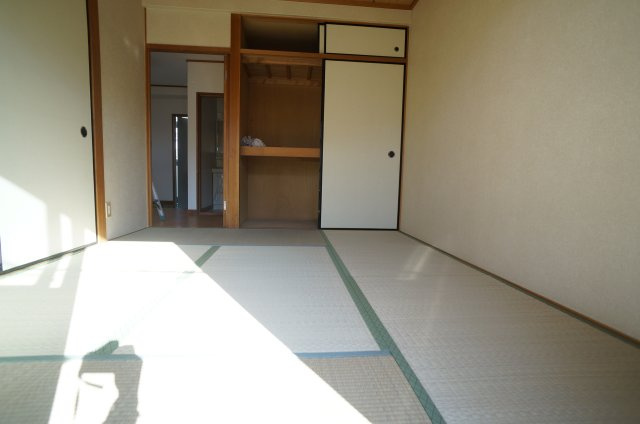 旭マンションの和室