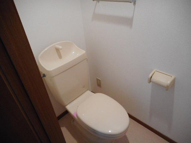 フィル・ヒューゲルのトイレ
