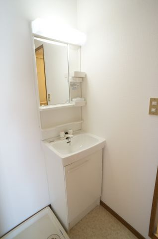 村上マンションの洗面所