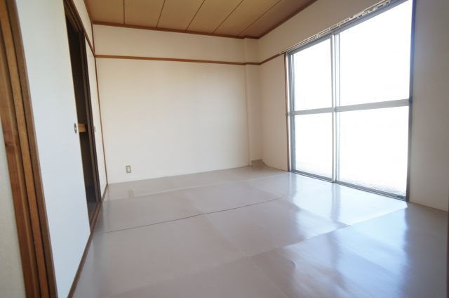 村上マンションの和室|畳の表替え完了！表面には保護シート被せてあります