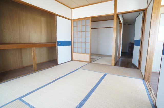 村上マンションの和室