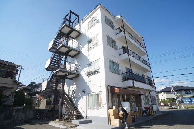 村上マンションの外観