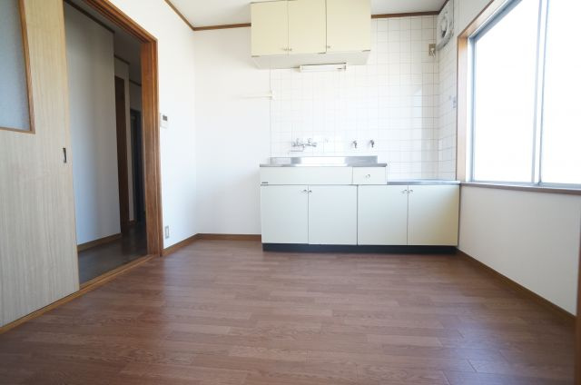 村上マンションの居間・リビング