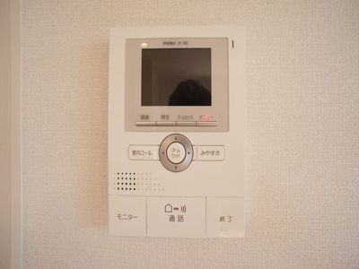 【セキュリティ】 | アヴニール | 訪問者の確認ができるTVドアホン付きです♪