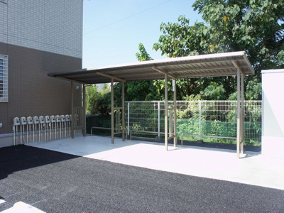 【その他共用部分】 | アヴニール | 屋根付きの駐輪場があります♪