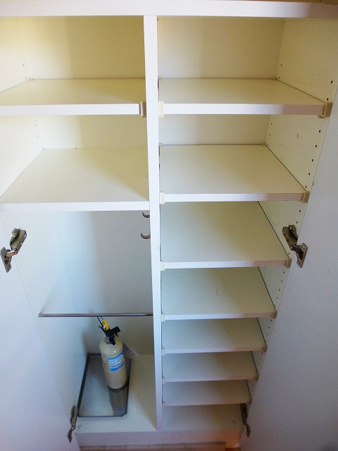 ParkAxis御徒町の玄関|パークアクシス御徒町の収納豊富なトールタイプのシューズＢＯＸです