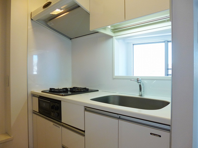 ParkAxis御徒町のキッチン|パークアクシス御徒町のグリル付き２口ガスコンロのシステムキッチンです